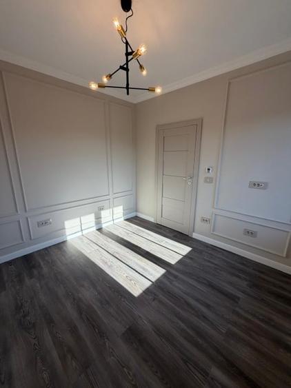 Duplex cu 5 camere cu Canalizare în Ghiroda