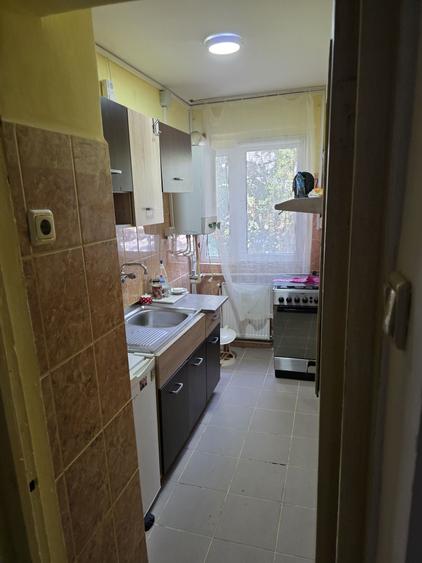 Apartament cu 3 camere decomandat în Olari