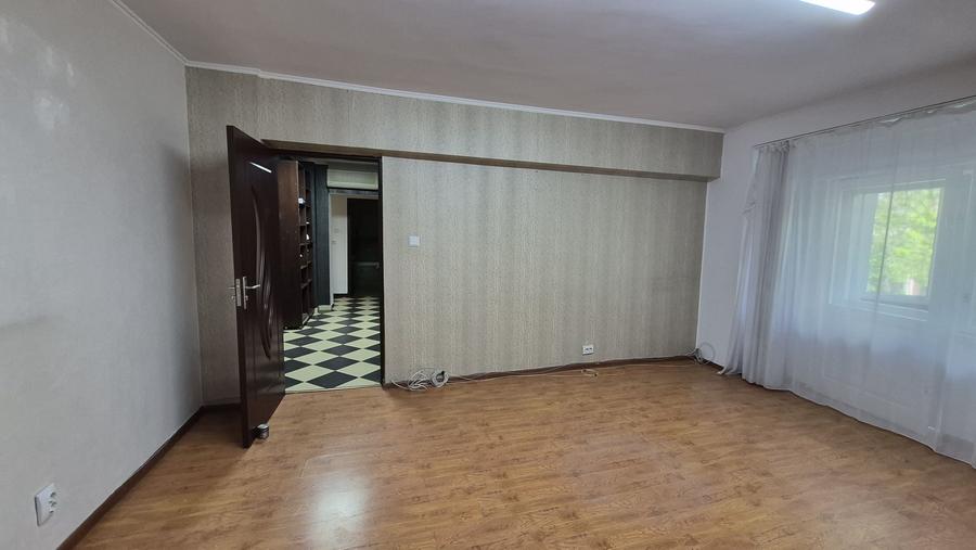 Apartament cu 3 camere decomandat în Decebal