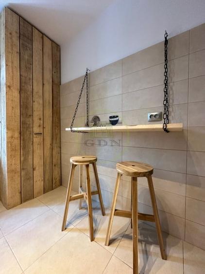 Apartament cu 2 camere decomandat, mobilat în Valea Aurie