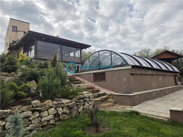 Casă individuală cu 7 camere cu Piscina în Exterior Vest