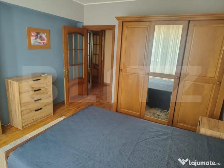 Apartament cu 3 camere decomandat în Ultimul leu