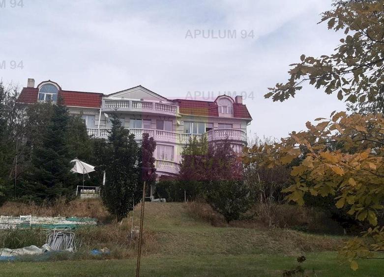 Casă individuală cu 15 camere decomandat cu Canalizare în Băneasa