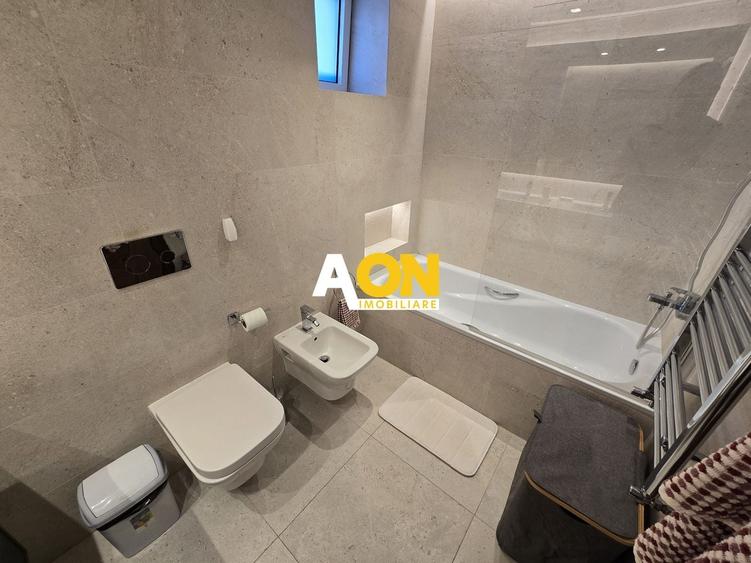 Apartament cu 3 camere decomandat, mobilat în Central