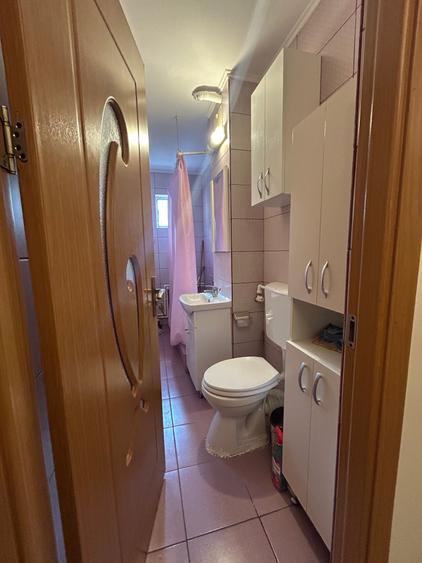 Apartament cu 3 camere semidecomandat în Tomis Nord