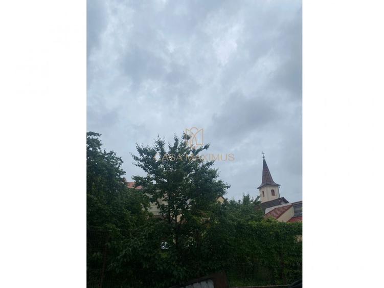Casă cu 4 camere în Piața Cluj