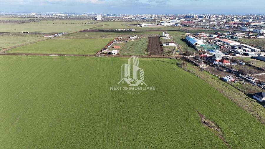 Teren agricol intravilan de 6750 mp, în Palas