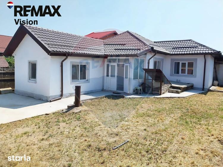 Casă cu 4 camere cu Teren 284 Mp în Brestei