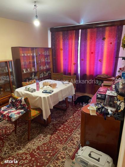 Apartament 3 camere, etaj 10, balcon ?i lift, ultracentral