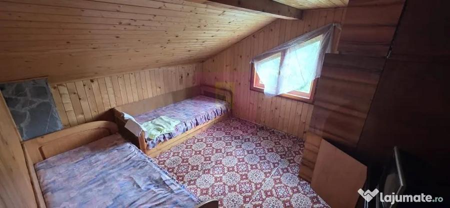 Casă cu 5 camere cu Teren 2200 Mp în Provița de Sus