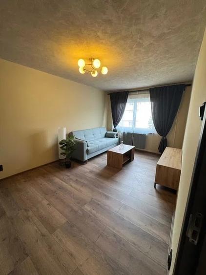 Apartament cu 2 camere decomandat în Complex Studențesc