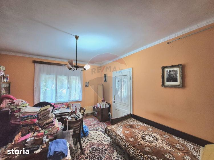 Casă cu 3 camere cu Teren 1100 Mp în Pârneava