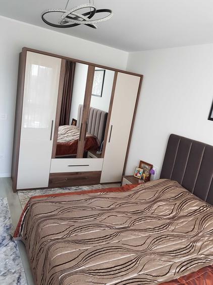 Apartament cu 3 camere decomandat în Carrefour