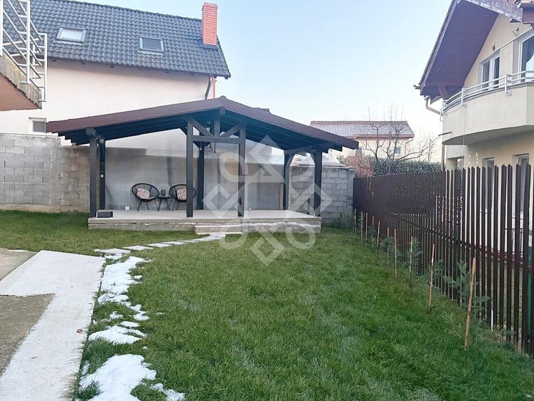 Casă individuală cu 3 camere cu Canalizare în Podgoria