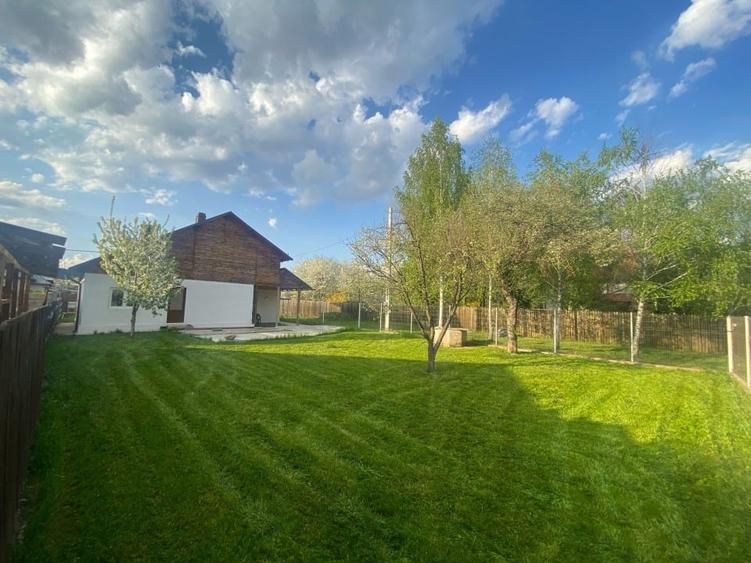 Casă individuală cu 4 camere cu Canalizare în Breaza de Sus
