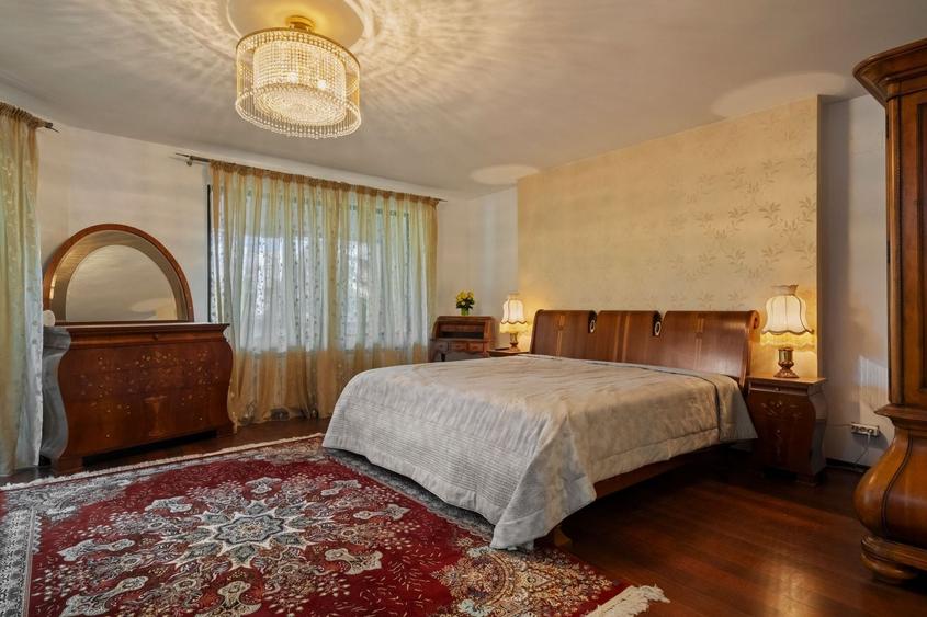 Duplex cu 5 camere cu Canalizare în Central