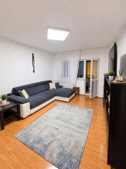 Apartament cu 3 camere semidecomandat în Progresul