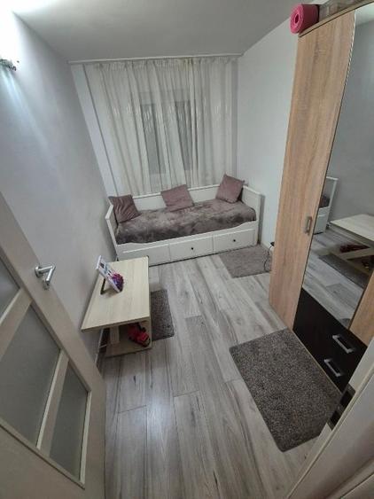 Apartament cu 3 camere decomandat, mobilat în Noua