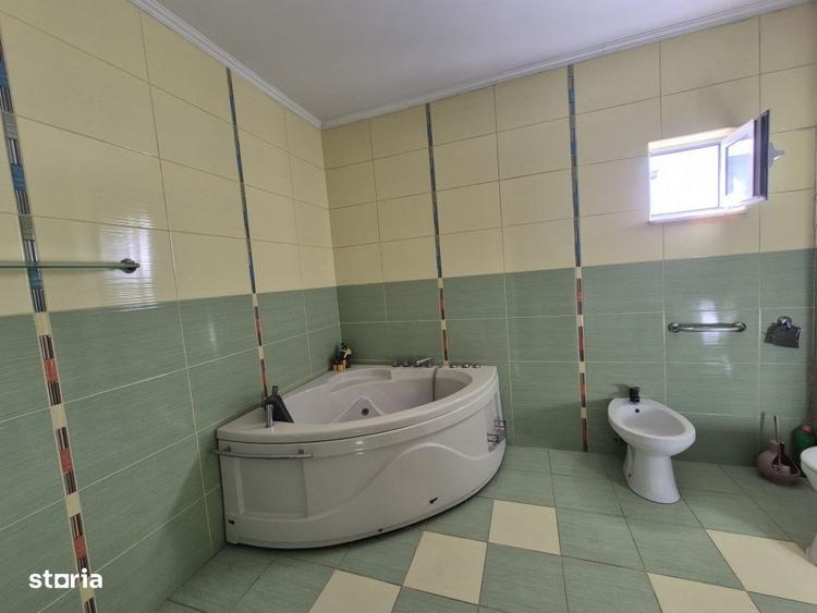 Casă cu 4 camere cu Teren 450 Mp în Găvana