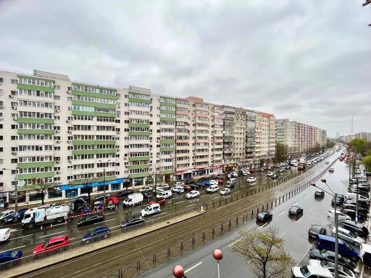 Apartament cu 3 camere semidecomandat, mobilat în Ștefan cel Mare