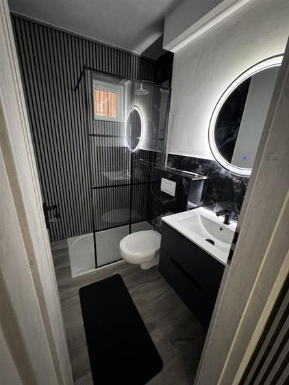 Apartament cu 3 camere semidecomandat, mobilat în Apollo