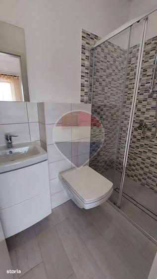 Apartament cu 2 camere decomandat în Tractorul