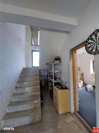 Casă cu 6 camere cu Teren 1360 Mp în Șofronea