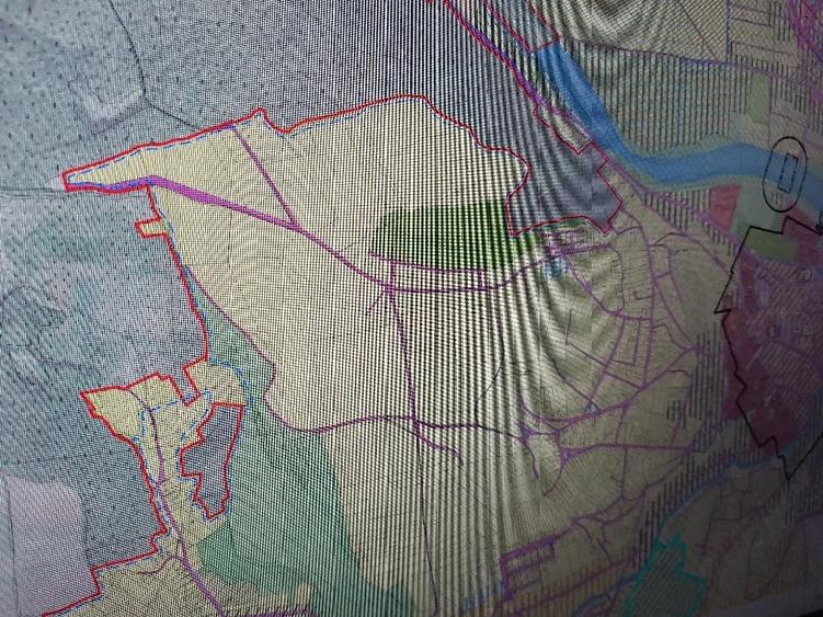 Casă cu Teren 5000 Mp în Central