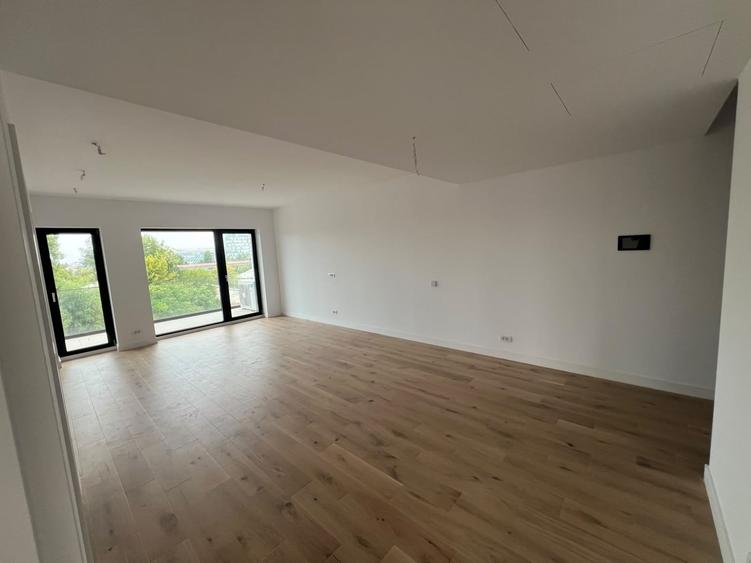 Apartament cu 3 camere decomandat, mobilat în P-ta Presei Libere