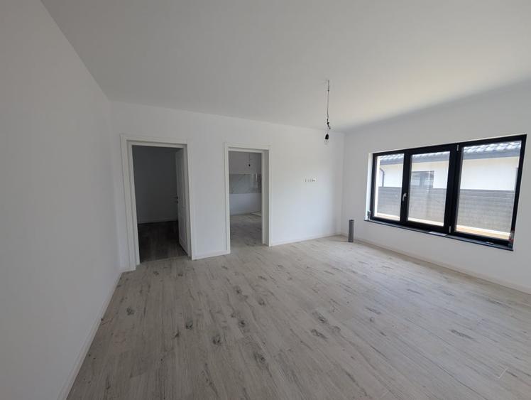 Casă individuală cu 4 camere cu Teren 486 Mp în Nord