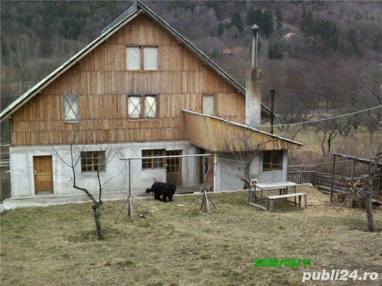 Casă cu 3 camere cu Teren 2500 Mp în Sălătrucu