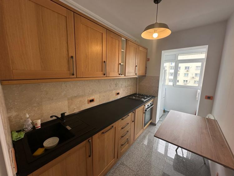 Apartament cu 2 camere semidecomandat, mobilat în Dorobanți