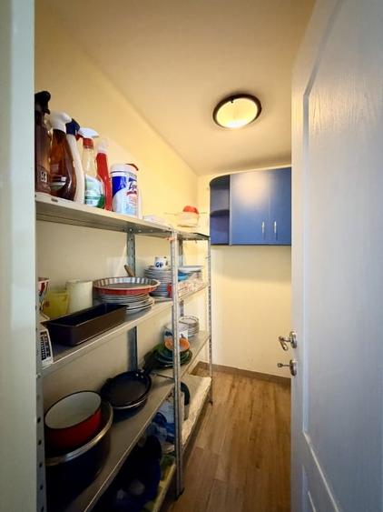 Apartament cu 4 camere semidecomandat, mobilat în P-ța Victoriei