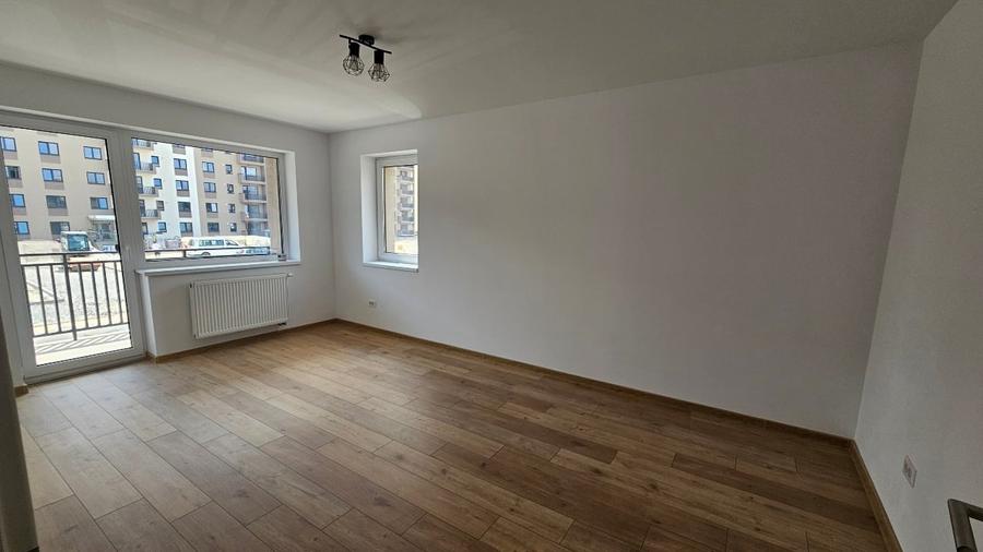 Apartament cu 3 camere decomandat, mobilat în Tractorul