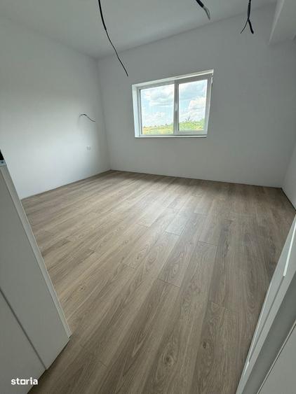 Casă cu 4 camere cu Teren 420 Mp în Valea Adâncă