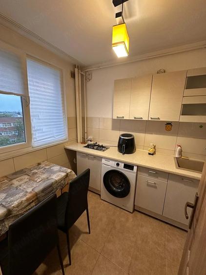 Apartament cu 2 camere semidecomandat în 1 Mai