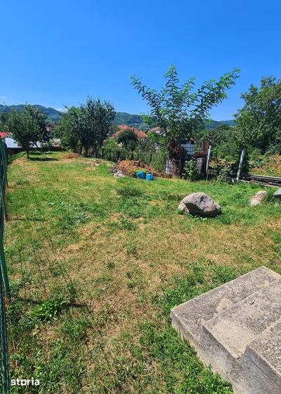 Casă cu 4 camere cu Teren 407 Mp în Țițești