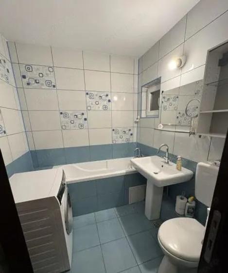 Apartament cu 3 camere decomandat în Vitan