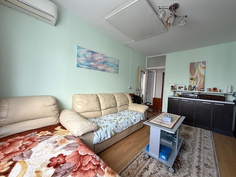 Apartament cu 2 camere decomandat în Tractorul