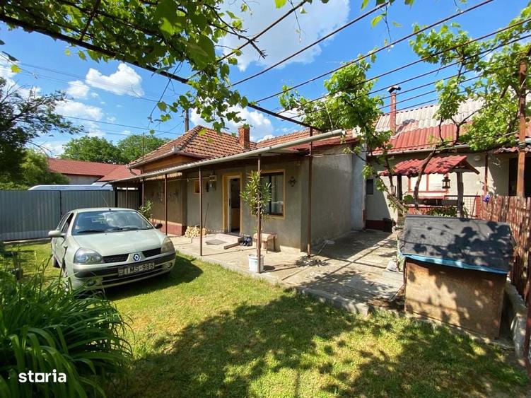 Casă cu 4 camere cu Teren 1230 Mp în Biharia