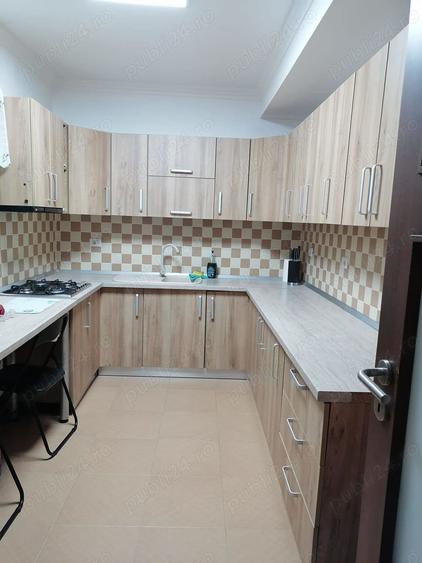 Apartament cu 3 camere decomandat în Popești-Leordeni