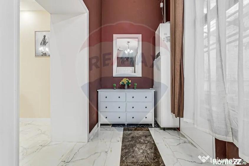 Apartament cu 3 camere decomandat în Central