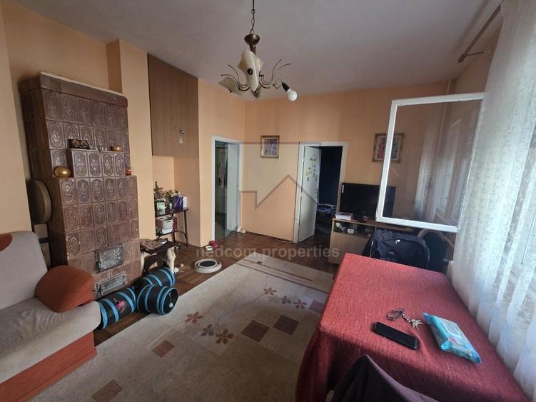 Casă individuală cu 5 camere cu Canalizare în Doamna Ghica