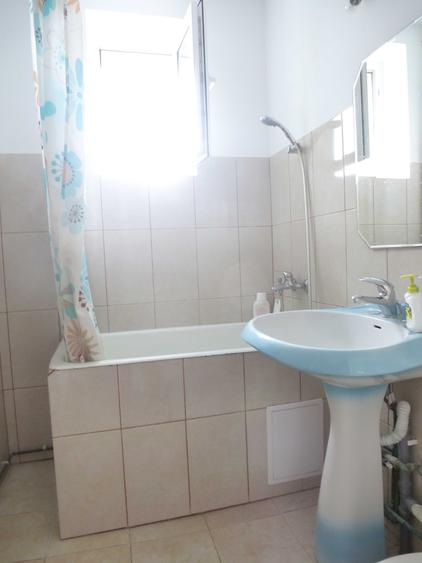 Apartament cu 3 camere decomandat în Copou