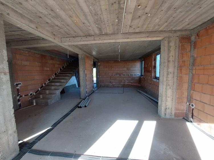 Casă cu 4 camere în Lazaret