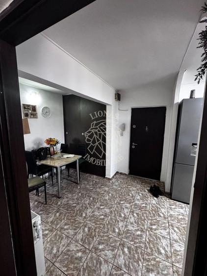Apartament cu 3 camere decomandat, mobilat în Sud