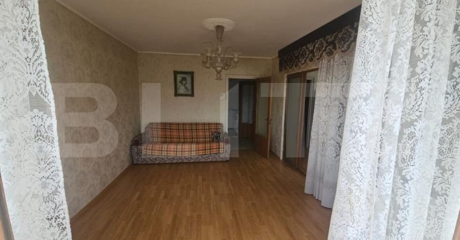Apartament cu 3 camere decomandat, mobilat în Micro 39