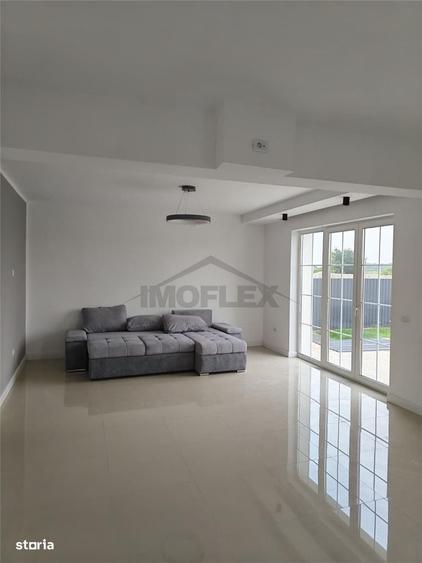 Casă cu 4 camere în Stupinii Prejmerului