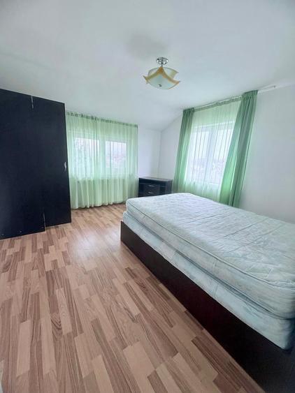 Casă individuală cu 4 camere cu Teren 300 Mp în Cetate
