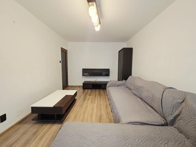 Apartament cu 2 camere decomandat în Micro 17